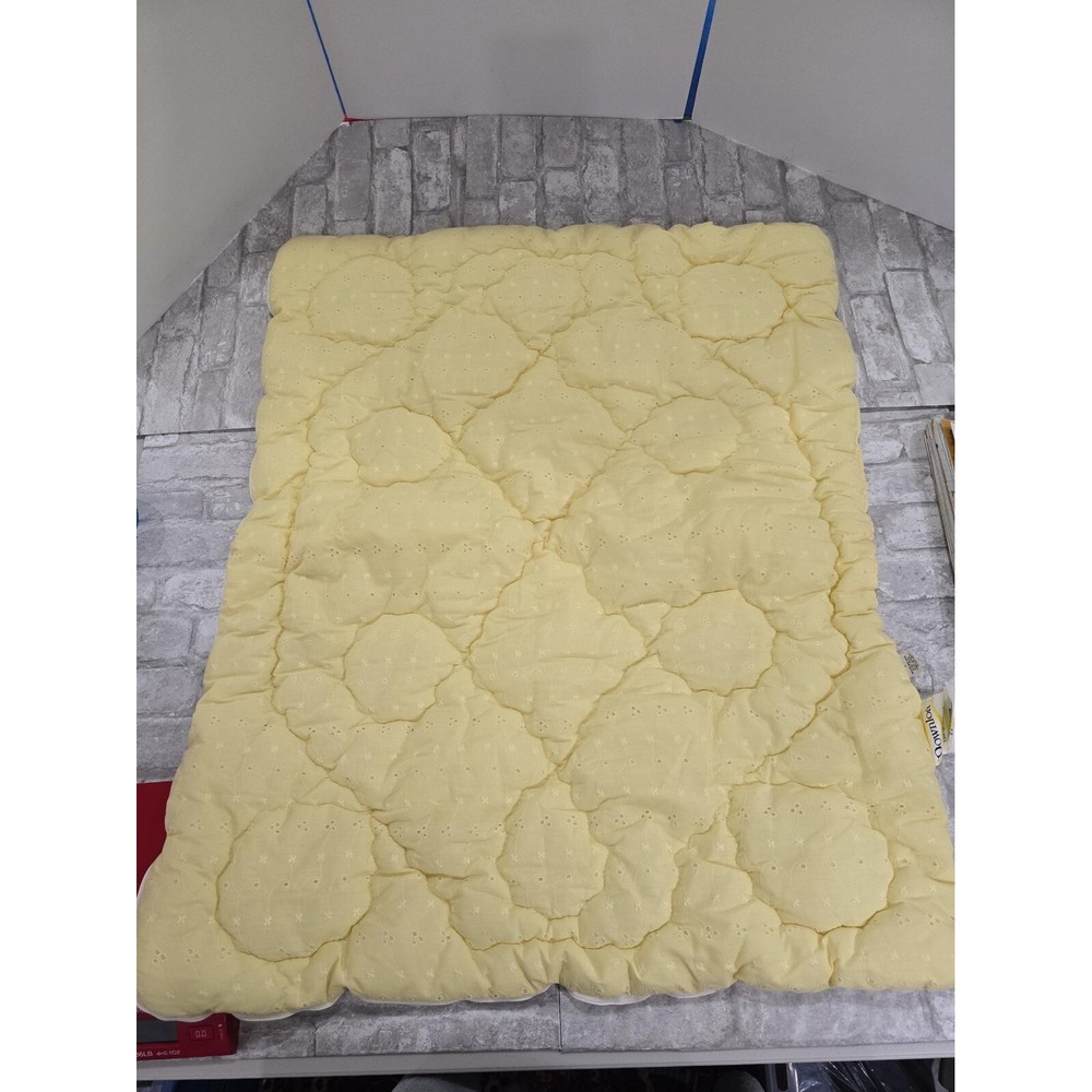 Vintage Quiltex Downlon Toddler Yellow Quilt Zippered Sleeping Bag Lace Type Emb